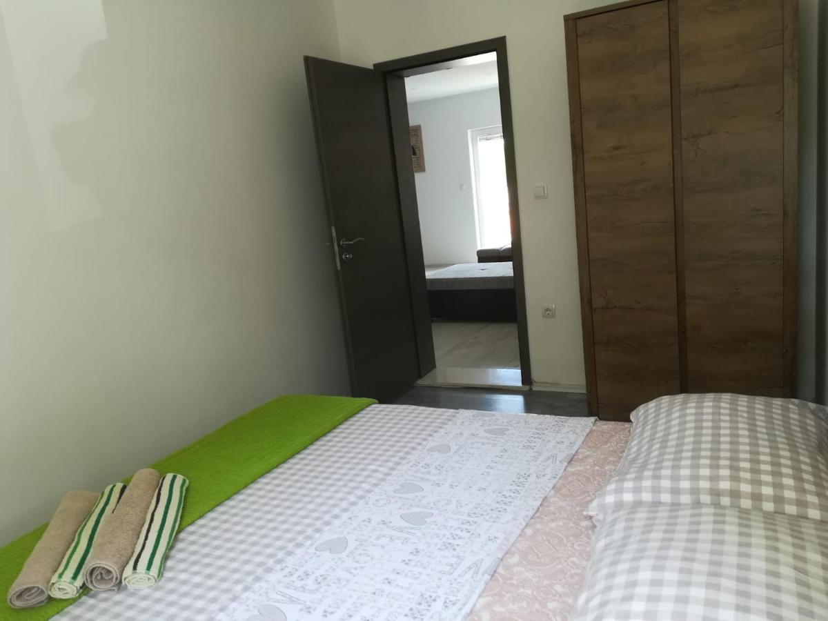 Apartmani Radic Rg Rogoznica  Exterior photo