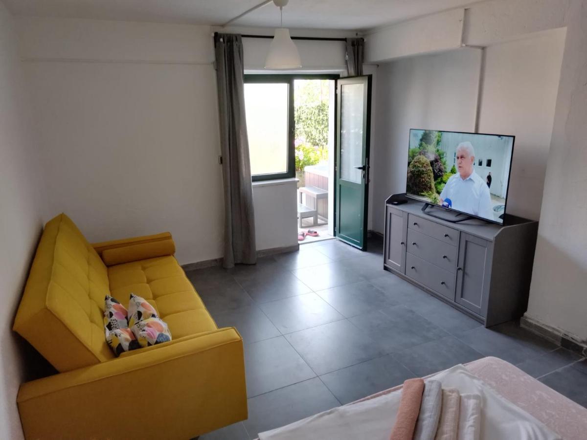 Apartmani Radic Rg Rogoznica  Exterior photo